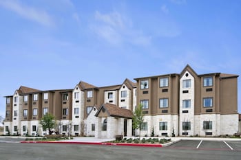 Microtel Inn & Suites by Wyndham Round Rock