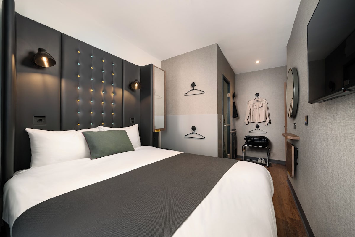 1 bedroom, in-room safe, desk, laptop workspace