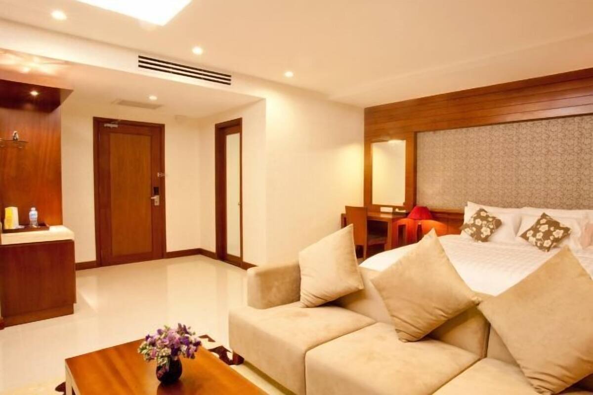 1 bedroom, minibar, in-room safe, desk