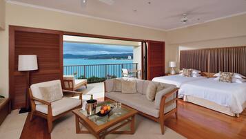 Club Deluxe with Ocean View, with Club Service, Non Smoking - Adult Only 13 or over | Minibar, in-room safe, desk, blackout drapes