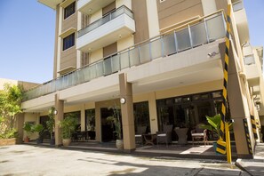 Property entrance - Palmbeach Resort & Spa, Mactan (Lapu-Lapu)