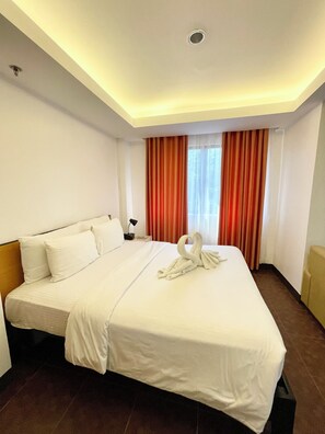 Minibar, in-room safe, soundproofing, free WiFi - Palmbeach Resort and Spa Mactan (Lapu-Lapu)