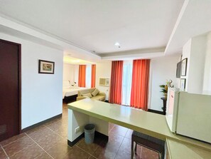 2 bedrooms, minibar, in-room safe, soundproofing