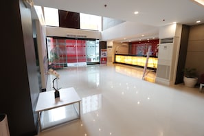 Reception - Hotel Sogo Malate (Manila)