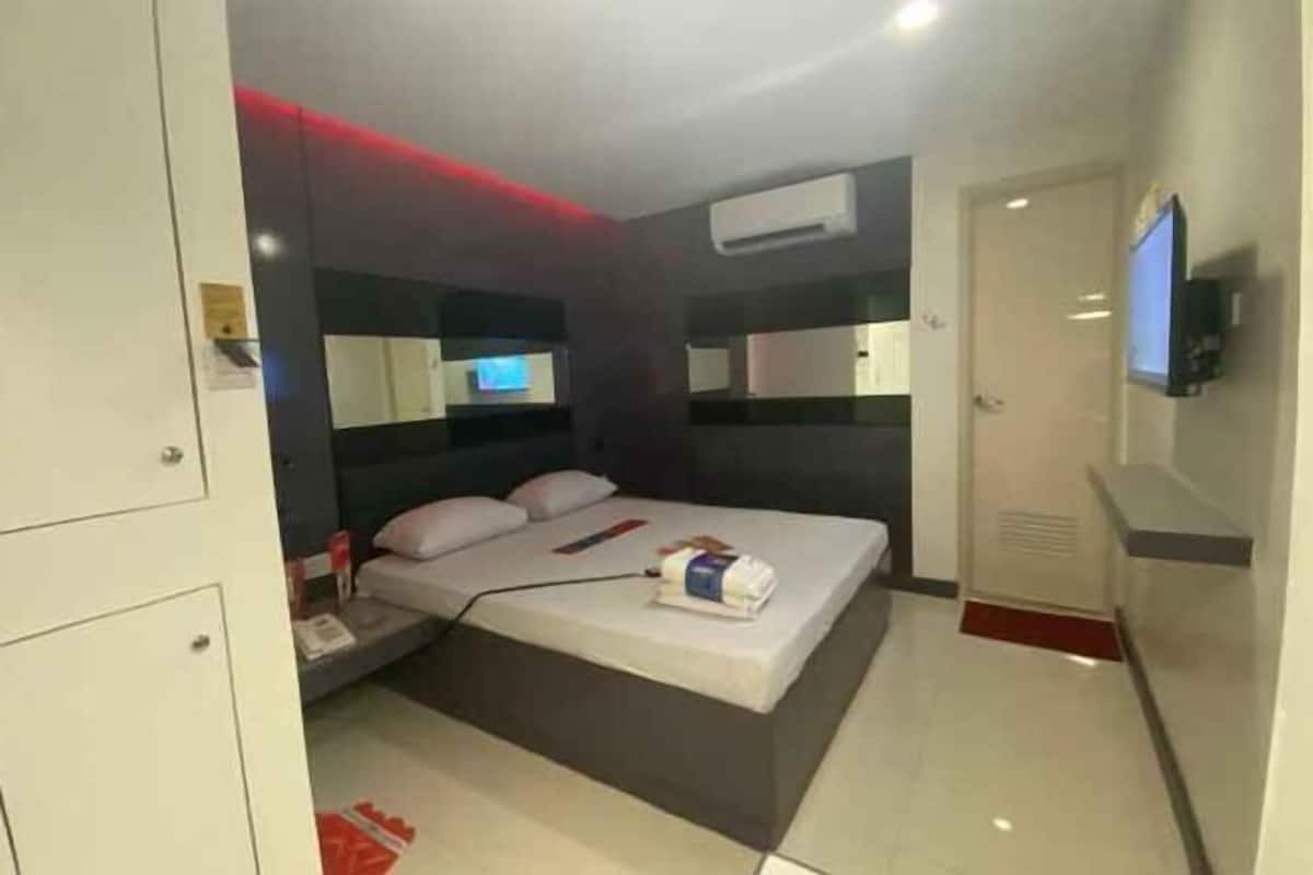 1 chambre, coffres-forts dans les chambres, bureau, Wi-Fi gratuit