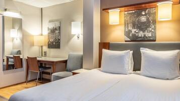 Standard Room, 1 Queen Bed