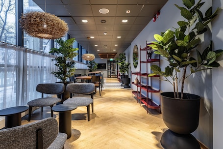 大堂. 斯堪的克 邮政大楼