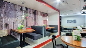 Breakfast, lunch and dinner served