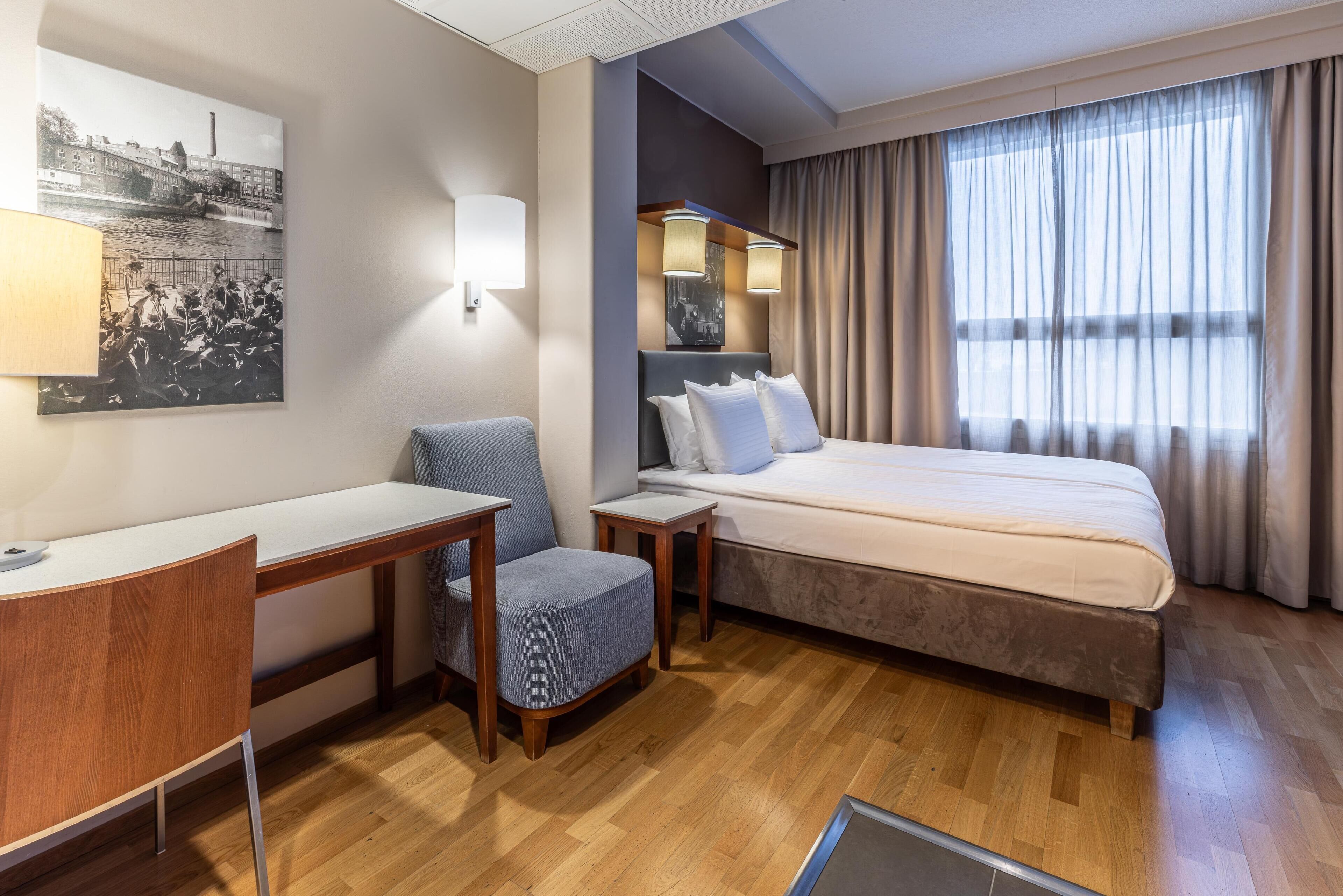 Standard Room, 1 Queen Bed