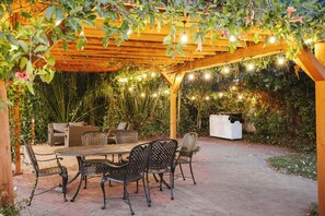 Terrace/patio - Kaleidoscope Inn & Gardens (Nipomo)