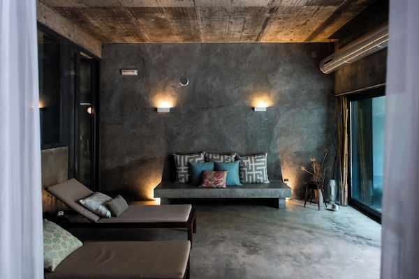 Sauna, hot tub, Turkish bath, body treatments, facials