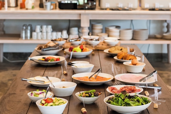 Daily buffet breakfast for a fee