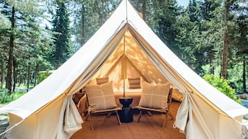 Tent | Geluiddichte muren, gratis wifi, beddengoed
