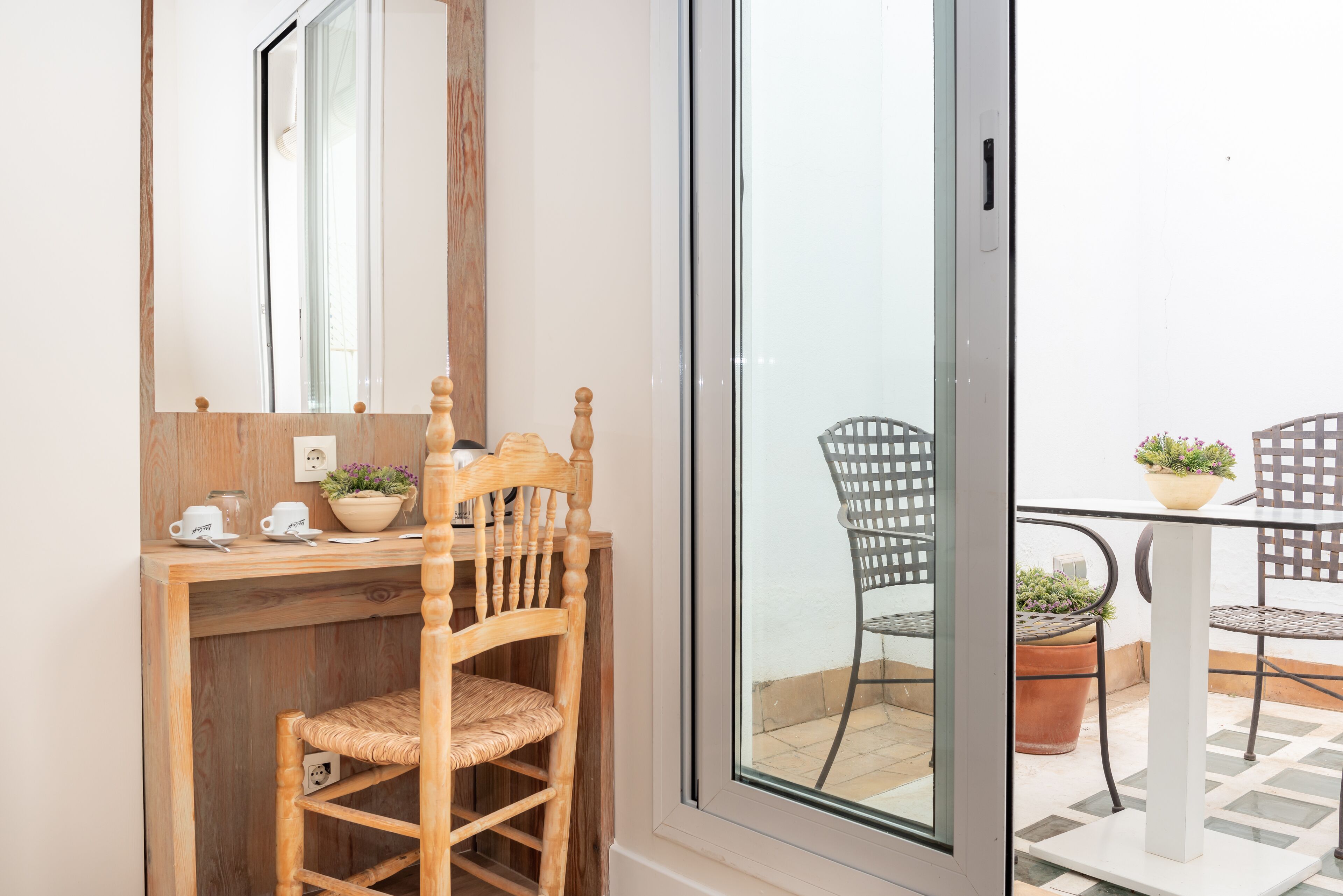 double room, patio | courtyard view