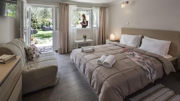 Studio, Ground Floor | In-room safe, individually decorated, individually furnished, desk