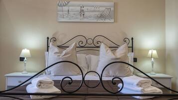 Premium bedding, in-room safe, desk, blackout drapes