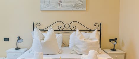 Premium bedding, in-room safe, desk, blackout curtains