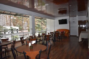 Petit déjeuner buffet compris tous les jours