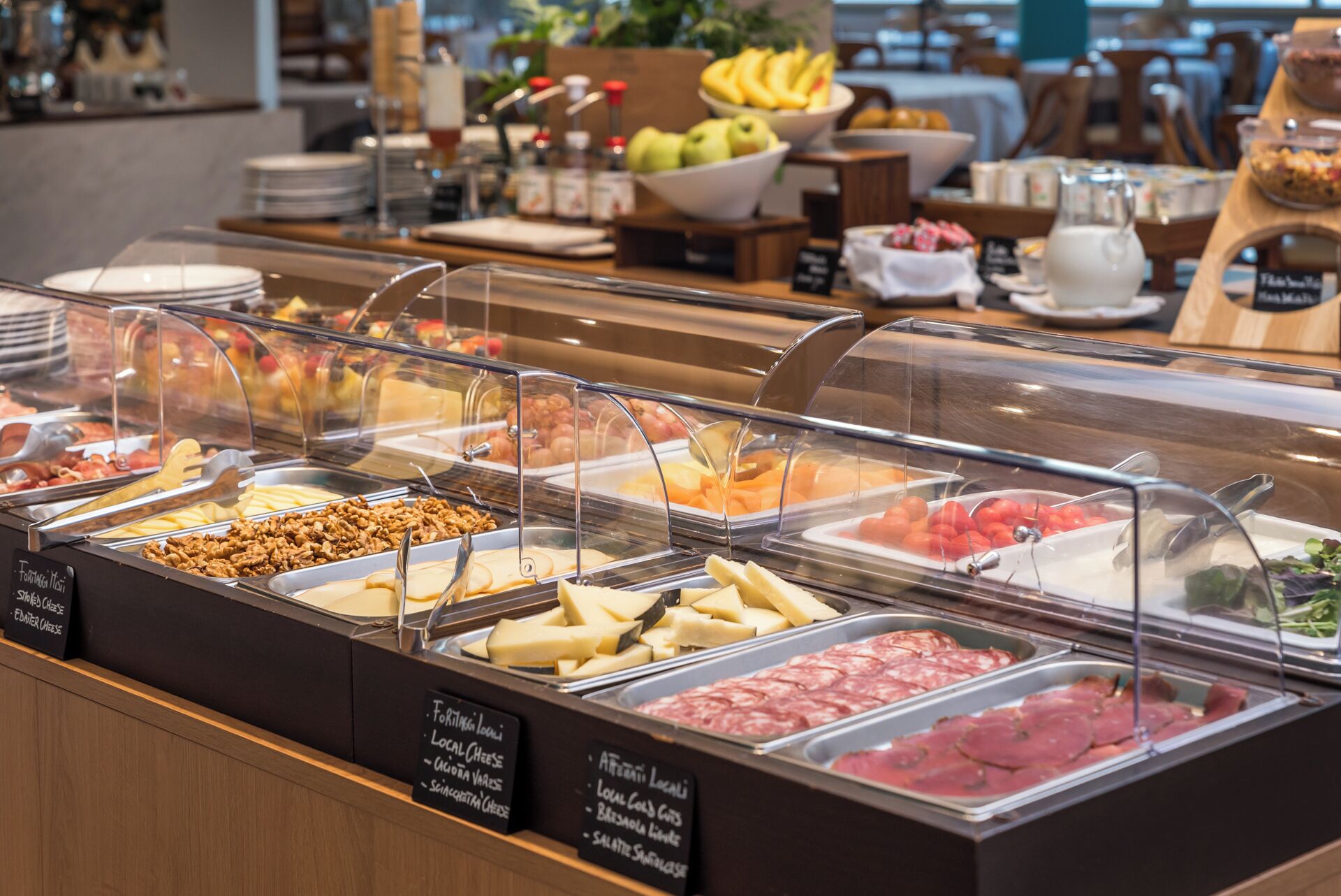 breakfast, lunch, dinner served; regional cuisine