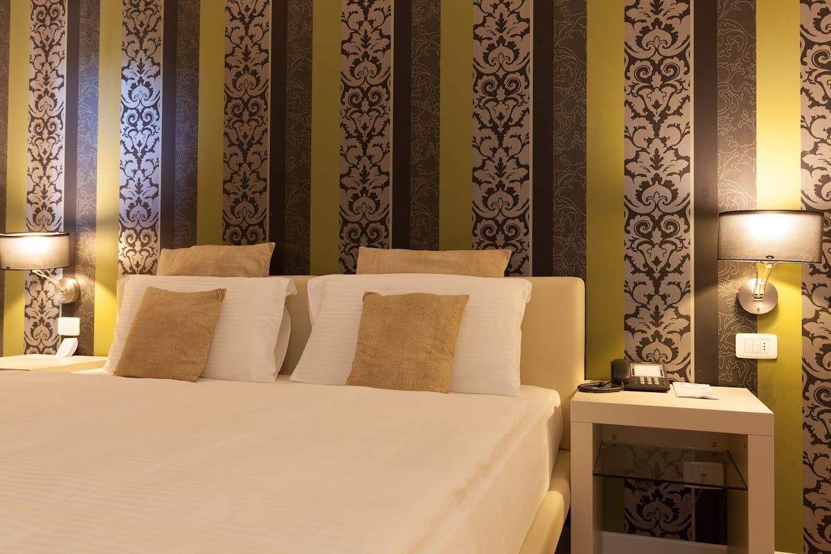 room in | 1 bedroom, down duvets, pillow-top beds, minibar