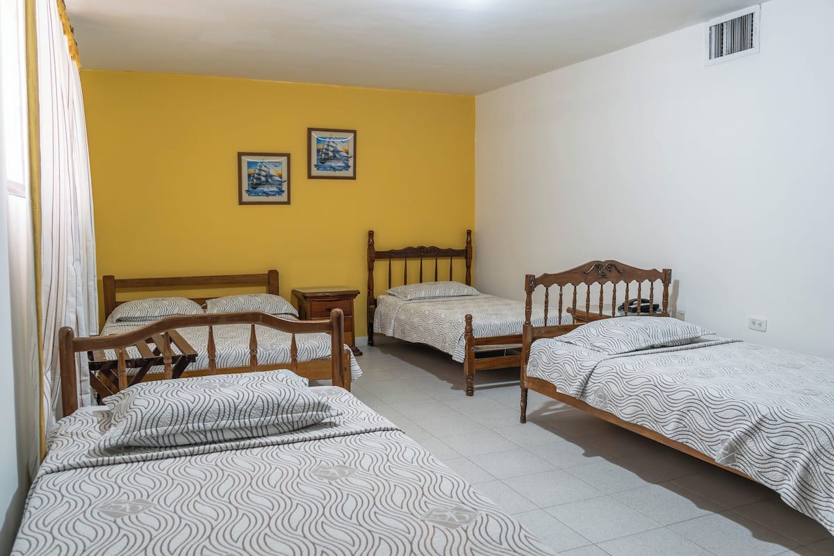 Habitación Quíntuple | 免费 WiFi、床单