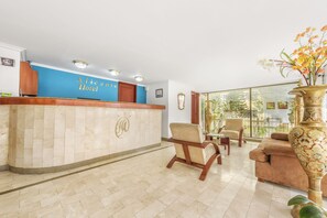 Reception - Hotel Alicante (Bogotá)