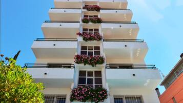 Fachada de la propiedad