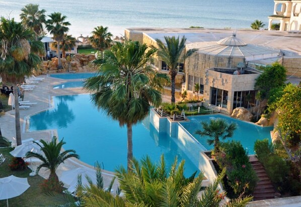 Indoor pool, outdoor pool