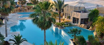 Palmyra Golden Beach Families and Couples