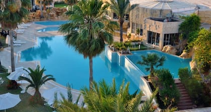 Palmyra Golden Beach Families and Couples