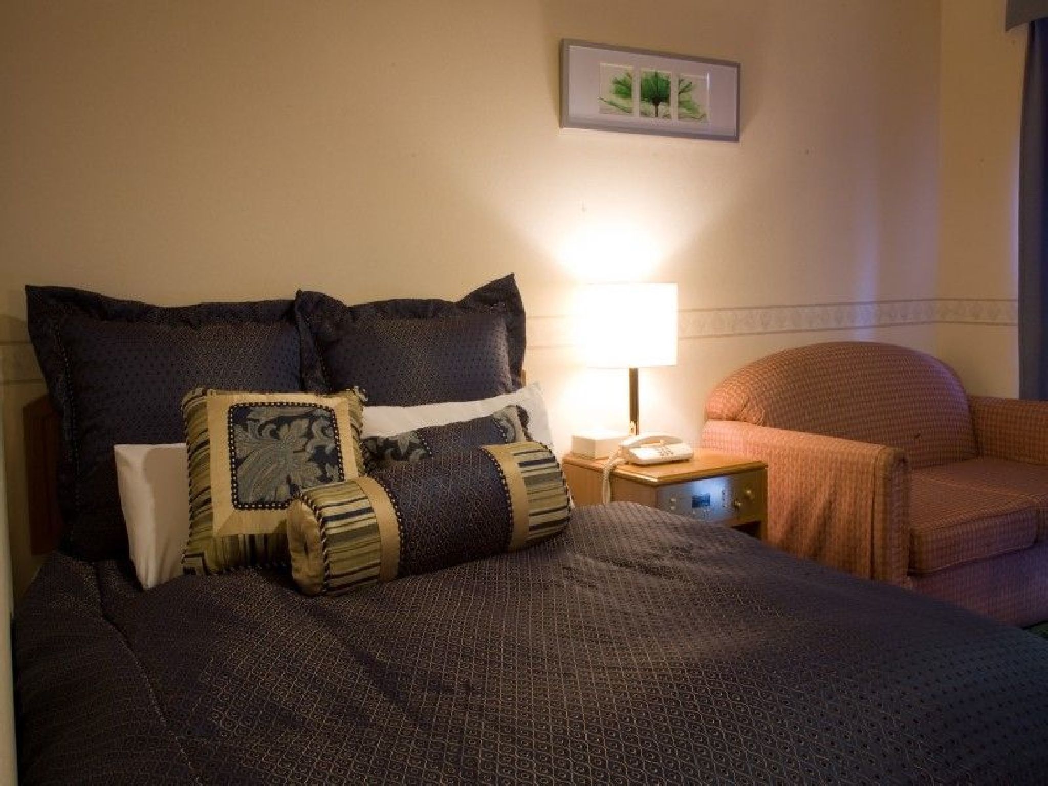 desk, soundproofing, iron/ironing board, free wifi