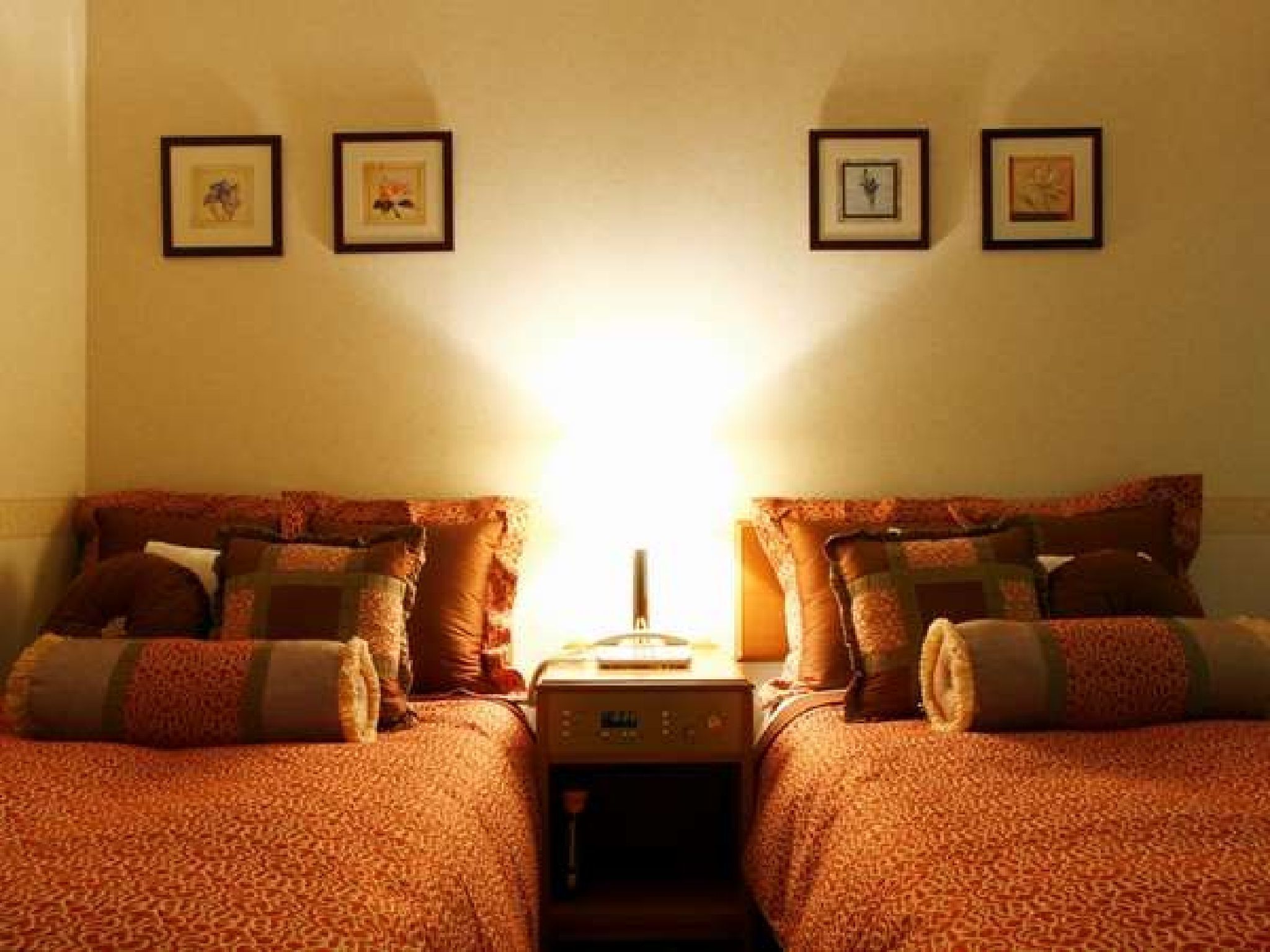 desk, soundproofing, iron/ironing board, free wifi