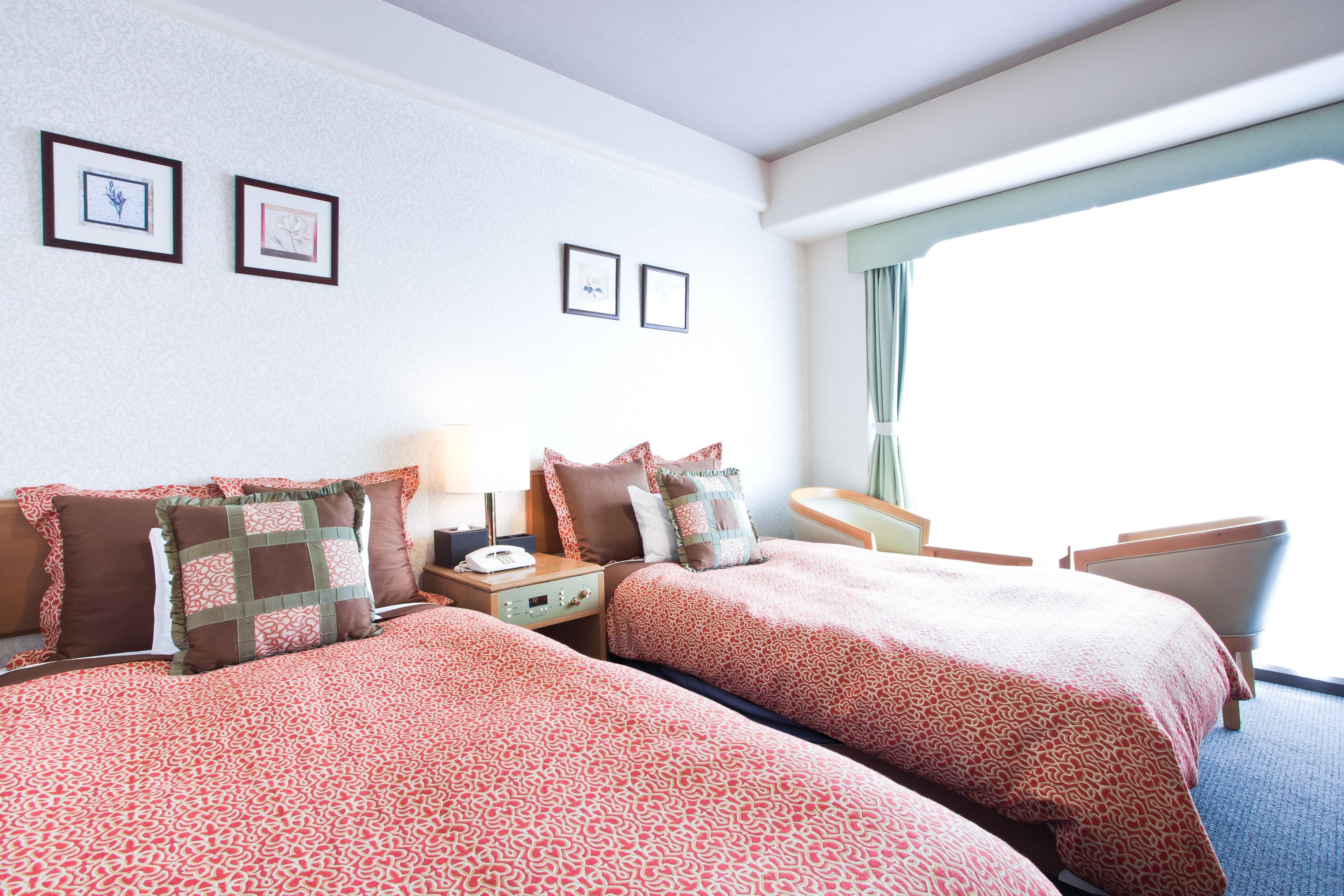 desk, soundproofing, iron/ironing board, free wifi