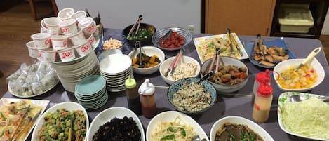 Free daily buffet breakfast