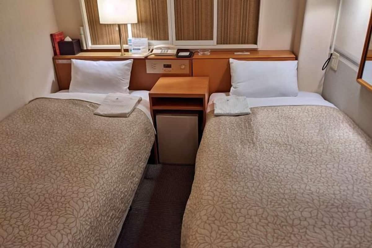Desk, soundproofing, iron/ironing board, free WiFi