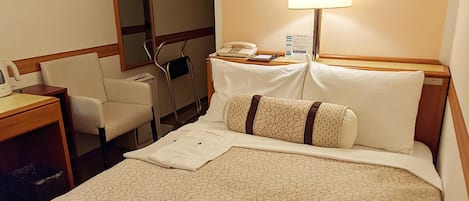 Desk, soundproofing, iron/ironing board, free WiFi