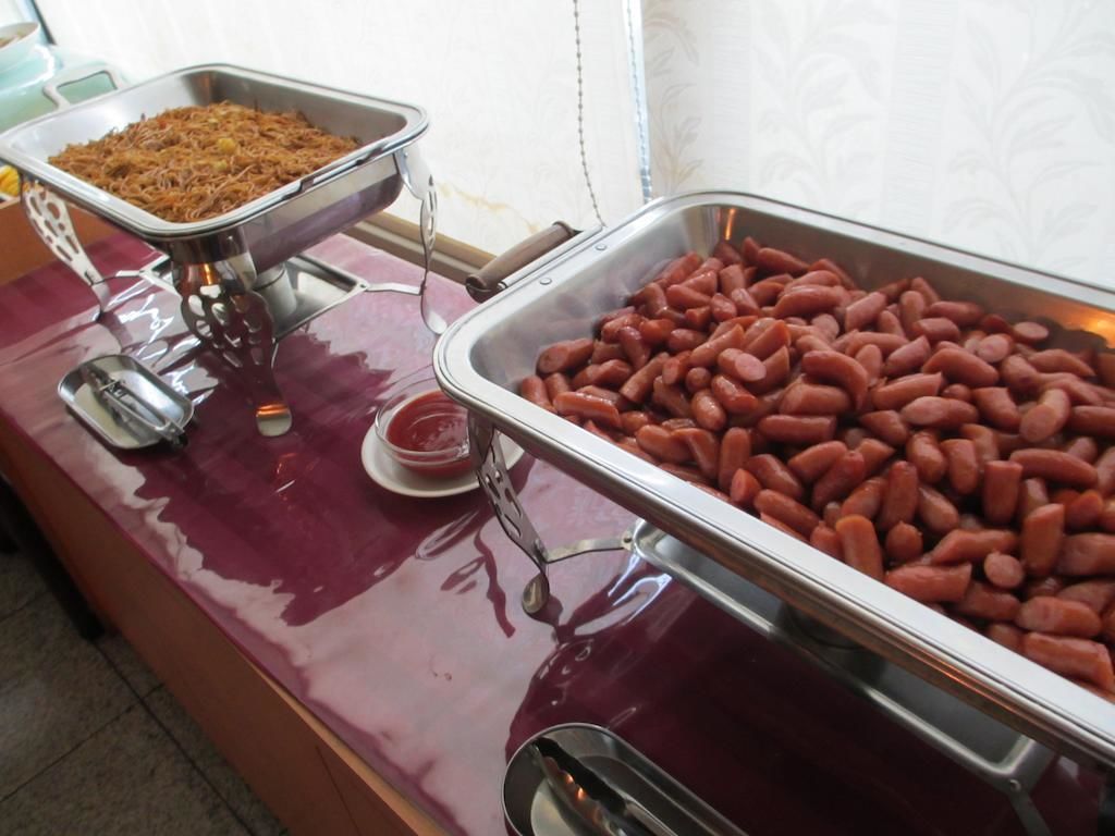 free local cuisine breakfast