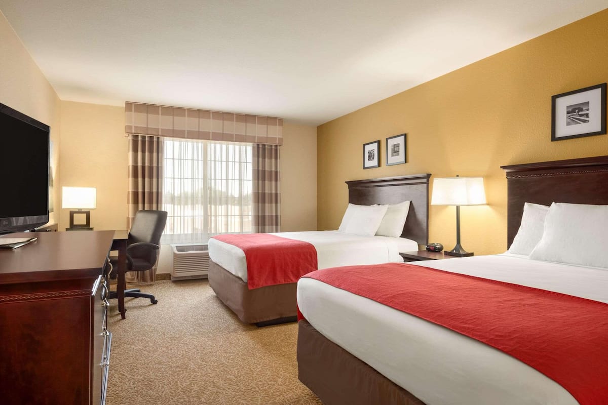 1 bedroom, in-room safe, desk, blackout curtains