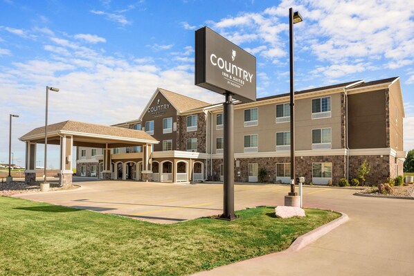 Front of property - Country Inn & Suites by Radisson, Minot, ND (Minot)