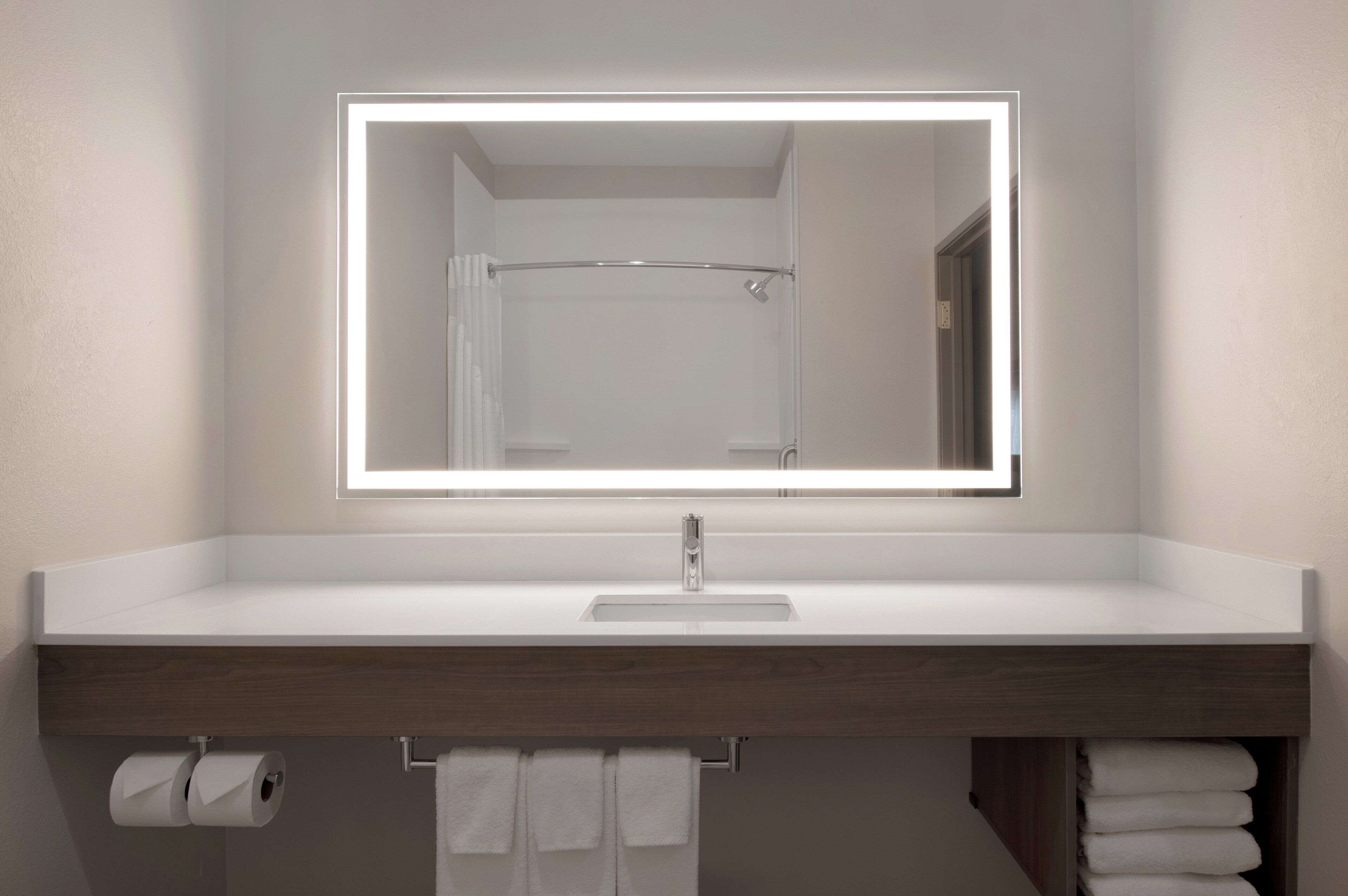 combined shower/bathtub, free toiletries, hair dryer, towels