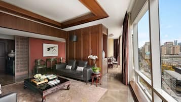 Premium bedding, minibar, in-room safe, desk