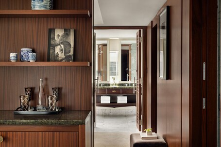 Shangri La Toronto - Image 36
