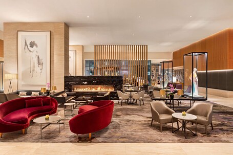 Shangri La Toronto - Image 4