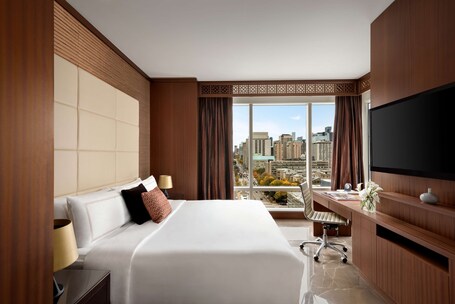 Shangri La Toronto - Image 13