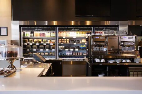 Alt Hotel Toronto Airport - Image 2