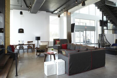 Alt Hotel Toronto Airport - Image 34