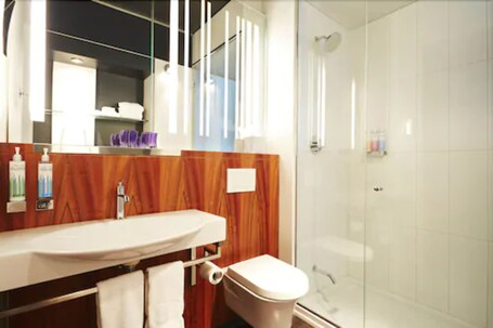 Alt Hotel Toronto Airport - Image 10