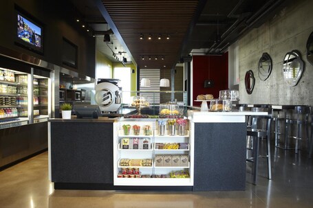 Alt Hotel Toronto Airport - Image 20
