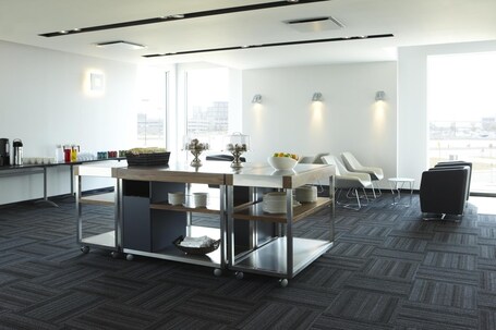 Alt Hotel Toronto Airport - Image 21