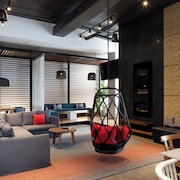 Alt Hotel Toronto Airport